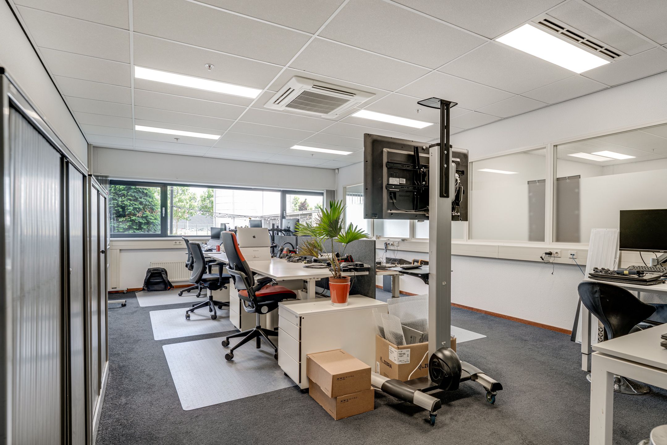 Office Workspace 1